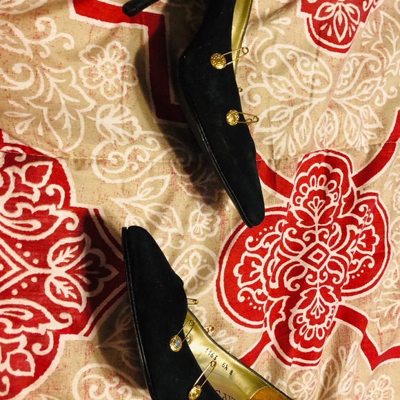 Two lips - Picture 2 of 2